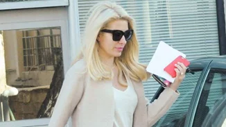 Ελένη Μενεγάκη: Οι φωτογραφίες από την επίσκεψή της στο αστυνομικό τμήμα