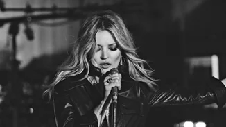 Kate Moss: Πρωταγωνιστεί σε βίντεο κλιπ του Elvis Presley