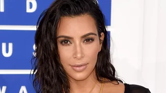 Kim Kardashian: Οι απίστευτοι χριστουγεννιάτικοι στολισμοί στο σπίτι της