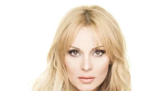 Πέγκυ Ζήνα: Στολίζει το χριστουγεννιάτικο δέντρο με την κόρη της