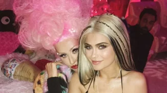 Christina Aguilera & Kylie Jenner αντάλλαξαν φιλί στο στόμα!(βίντεο)