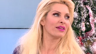 Ελένη Μενεγάκη: Με τον γιο της, Άγγελο, στο πλατό