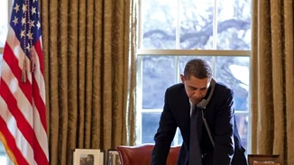 Barack Obama: Η χριστουγεννιάτικη selfie που μας έκανε να γελάσουμε μέχρι δακρύων