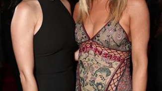 Μοιράστηκαν τον ίδιο σύντροφο και τώρα ποζάρουν αγκαλιά!