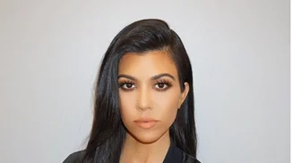 Kourtney Kardashian: Μήπως το παραέκανε με τα χριστουγεννιάτικα δέντρα;