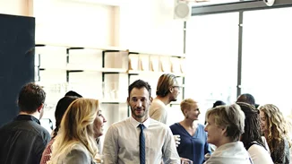 Πώς να σε θυμούνται από την πρώτη κιόλας γνωριμία