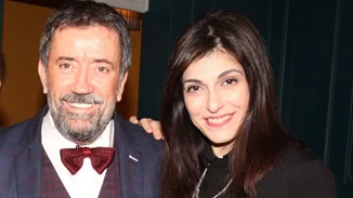 Σπύρος Παπαδόπουλος - Νικολέτα Κοτσαηλίδου: Μαζί στην κοπή της πίτας στο θέατρο