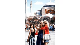 Πώς να κάνεις ευκολότερα νέους φίλους το 2017