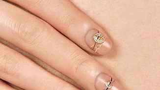 #maniMonday: Πώς θα υιοθετήσεις το trends των bracelet nails