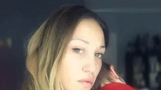 Πηνελόπη Αναστασοπούλου: Η συμβουλή που ζητά από τις μαμάδες για την κόρη της