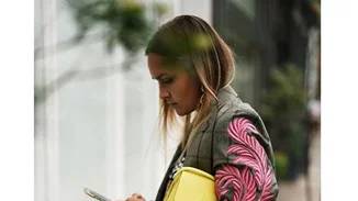 Πώς να είσαι λιγότερο εξαρτημένη από το κινητό σου