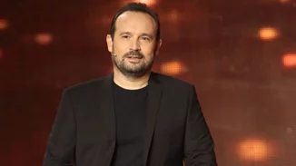 Κώστας Μακεδόνας: Σπάνια δημόσια εμφάνιση με την πανέμορφη σύζυγό του!