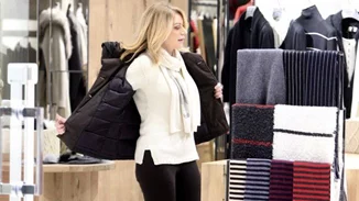 Έλλη Στάη: Με casual look για shopping