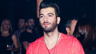 Γνωστός ηθοποιός: «Καμαρώνω που ο Μάνος Ιωάννου φιλάει την γυναίκα μου»