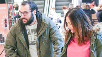 Ελένη Καρποντίνη - Βασίλης Λιάτσος: Βόλτα με τον πέντε μηνών γιο τους!