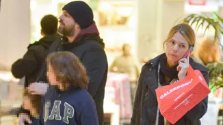 Έλενα Κατραβά - Λορέντζο Καριέρε: Σπάνια δημόσια εμφάνιση με τα παιδιά τους