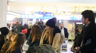 Ελένη Πετρουλάκη - Ίλια Ίβιτς: Απόδραση με τις τέσσερις κόρες τους