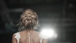 Yes I do catwalk: Πάρε ιδέες για τέλεια νυφικά χτενίσματα