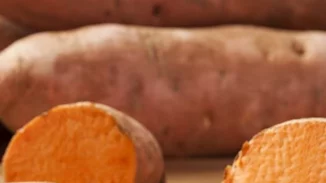 Γλυκοπατάτα vs κοινή πατάτα: Ποια είναι τα θρεπτικά οφέλη τους;