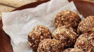 Μπάλες ενέργειας με σοκολάτα και βρώμη ΧΩΡΙΣ ψήσιμο