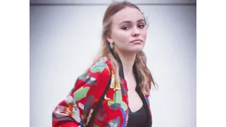 Lily Rose Depp: Φοράει vintage Chanel με τον πιο σύγχρονο τρόπο
