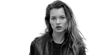 Time Machine: 24 χαρακτηριστικά στιγμιότυπα της Kate Moss από τα 90's