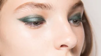 Αυτό το χρώμα σκιάς είναι το απόλυτο χρώμα για το 2017