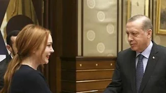 Lindsay Lohan: Η συνάντηση με τον Ερντογάν και την Εμινέ