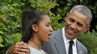 Sasha Obama: Γιατί έλειπε από τον αποχαιρετιστήριο λόγο του πατέρα της;
