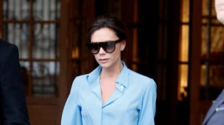 Ο χρωματικός συνδυασμός που τόλμησε ΚΑΙ η Victoria Beckham