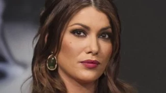 Κλέλια Ρένεση: Ολόγυμνη στο video clip του συντρόφου της, Manu Chao