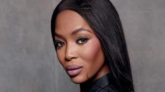 Naomi Campbell: Ποζάρει topless στο GQ Γερμανίας