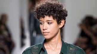 Αυτό το παντελόνι θα αντικαταστήσει τα skinny jeans σου για φέτος