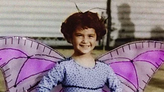 Ποια γνωστή ελληνίδα τραγουδίστρια είναι το κοριτσάκι της φωτογραφίας;