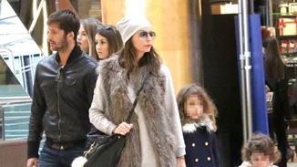 Μπέττυ Μαγγίρα - Δημήτρης Μάζης: Με τις κόρες τους για ψώνια!