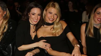 Φαίη Σκορδά - Καλομοίρα: Τι φόρεσαν χθες το βράδυ στην πρεμιέρα της ταινίας «50 πιο Σκοτεινές Αποχρώσεις του Γκρι»