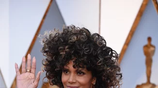 Halle Berry: Σίγουρα αυτά είναι τα πιο περίεργα μαλλιά που έχουμε δει ποτέ στα Όσκαρ