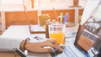 Η ώρα που θα βρίσκεις δουλειά μέσω Facebook έφτασε