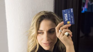 Τι συμβαίνει όταν η Μόδα συναντά την Τεχνολογία; Η Αννούσα Μελά και η Visa έχουν όλες τις απαντήσεις!