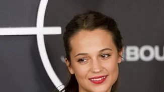 Alicia Vikander: Το απλό και τόσο cool οutfit που θα αντιγράψουμε