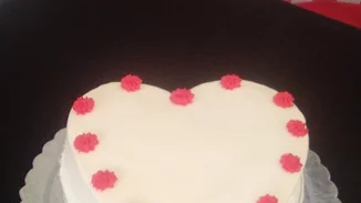 Valentine's Day: Γιόρτασε τη μέρα με τις πιο λαχταριστές τούρτες