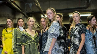 Άνοιξη 2017: Πώς να συνδυάσεις τα χρώματα στα ρούχα για να είσαι stylish