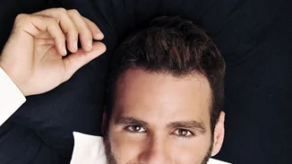 Δημήτρης Δερμετζόγλου: Ο sexy ταχυδρόμος του Πάμε Πακέτο μιλά για την Βίκυ Χατζηβασιλείου