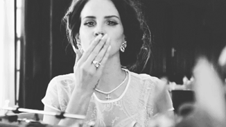 Lana Del Rey: Επέστρεψε δισκογραφικά ύστερα από δύο χρόνια απουσίας!