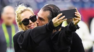 Lady Gaga | Επιβεβαίωσε τον αρραβώνα της με τον Christian Carino