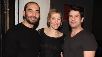 Οι επώνυμοι που βρέθηκαν στην επίσημη πρεμιέρα της παράστασης «Ο Συγγραφέας σου Πέθανε»