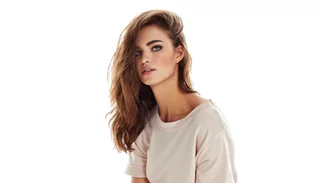 5 τάσεις για τα τζιν της Άνοιξης και ισάριθμοι τρόποι να τις υιοθετήσεις