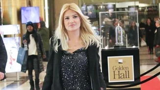 Φαίη Σκορδά: Βόλτα για ψώνια με εντυπωσιακό look
