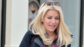 Ελένη Μενεγάκη: Η βόλτα στην Κηφισιά