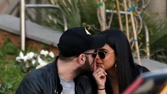 Γιώργος Παπαδόπουλος: Τα τρυφερά ενσταντανέ με μελαχρινή καλλονή